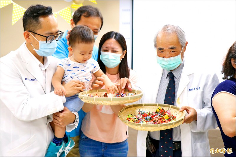 繁簡共用照片 茂盛醫院生殖醫學中心-鑲嵌型囊胚 也能生出健康寶寶